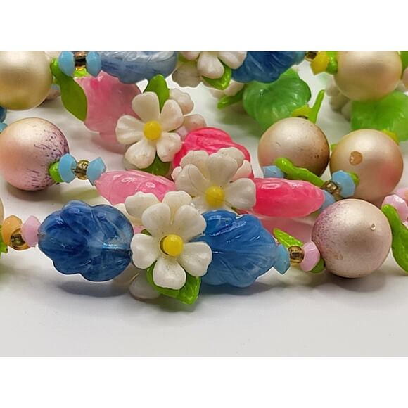 Vintage Floral Bead Necklace 42 in Pastel Lucite Flowers Faux Pearls - Picture 8 of 10